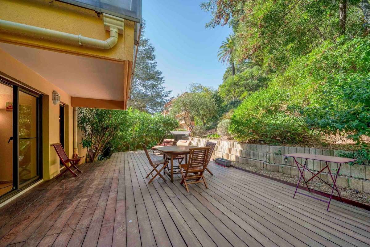 320,000 € EUR – Pleasant garden floor apartment for sale - La Basse, Californie, Cannes, Provence-Alpes-Cote D'Azur, 06400 France •