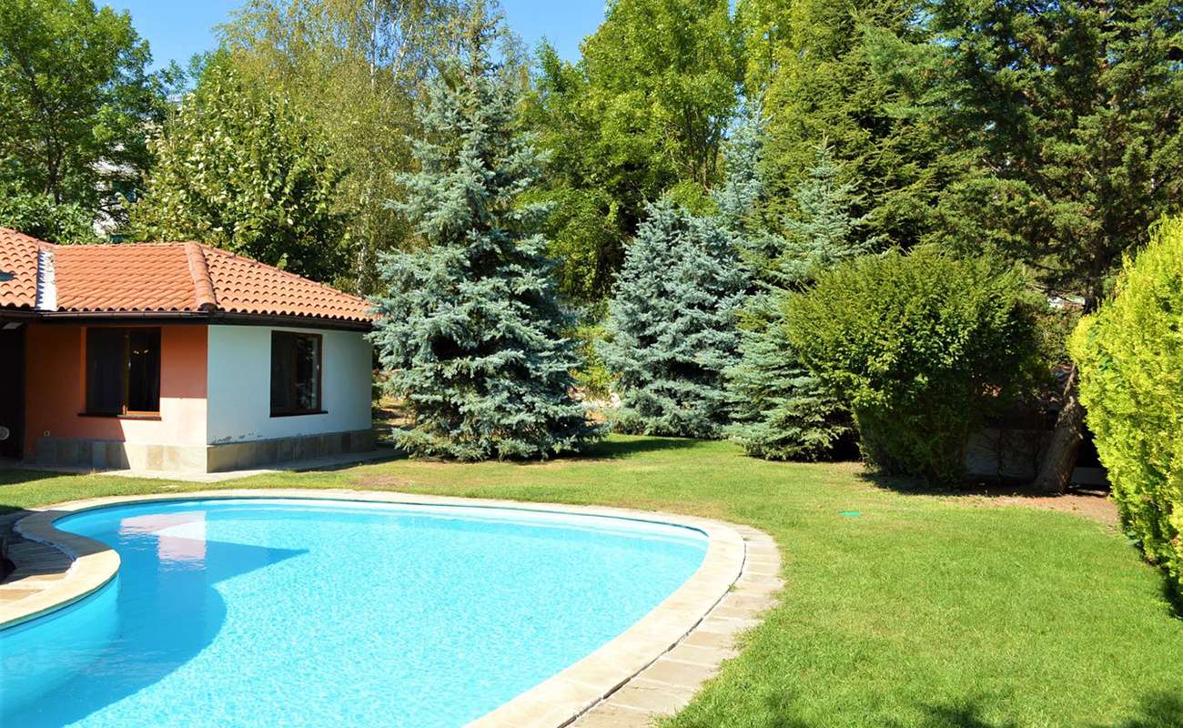 Individual house with swimming pool near beach for sale in Bulgaria